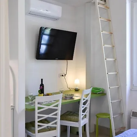 Apartment Mana 5
